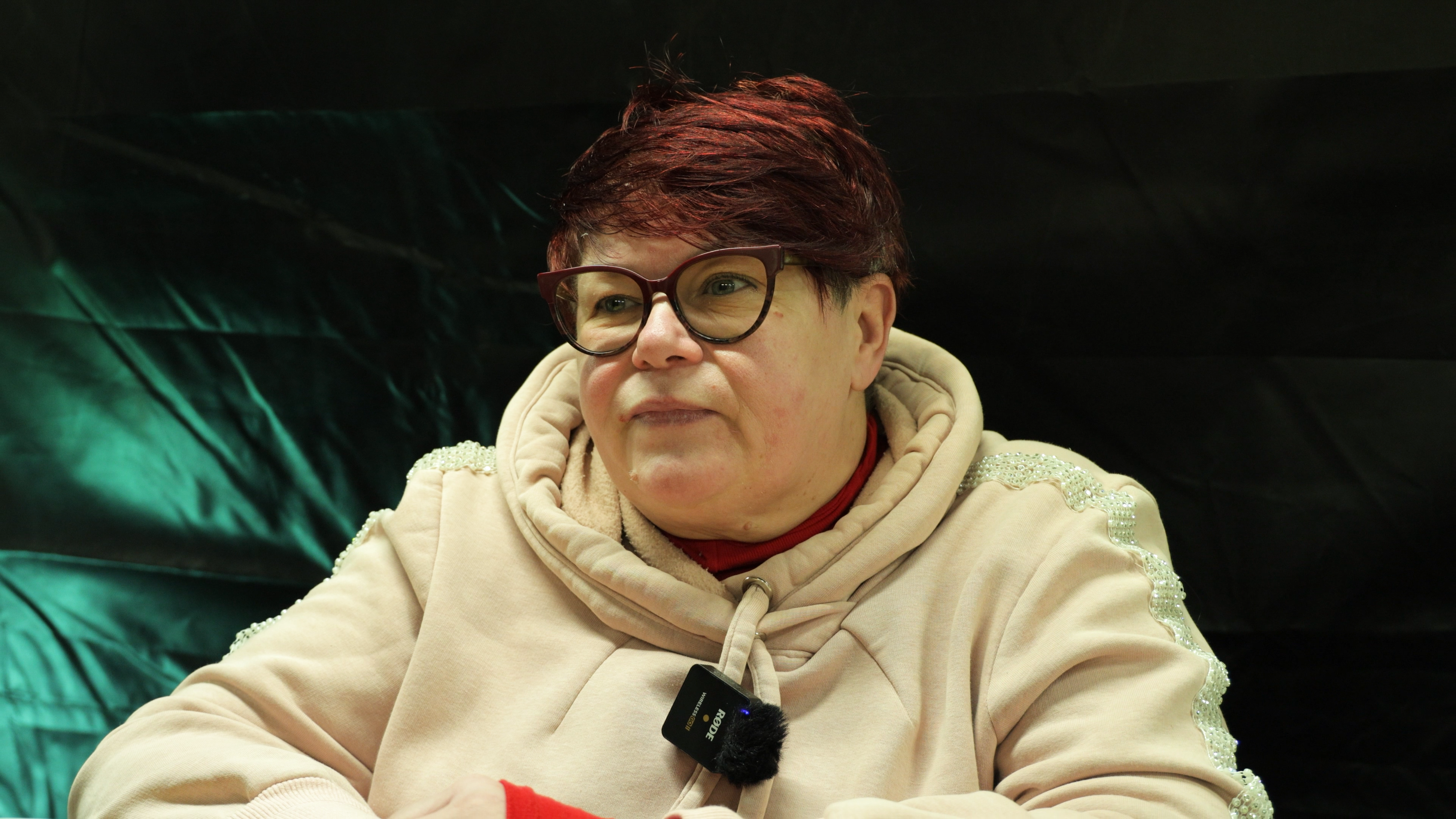 "Никто никуда не поедет". Репортаж с Троещины, где люди живут без отопления